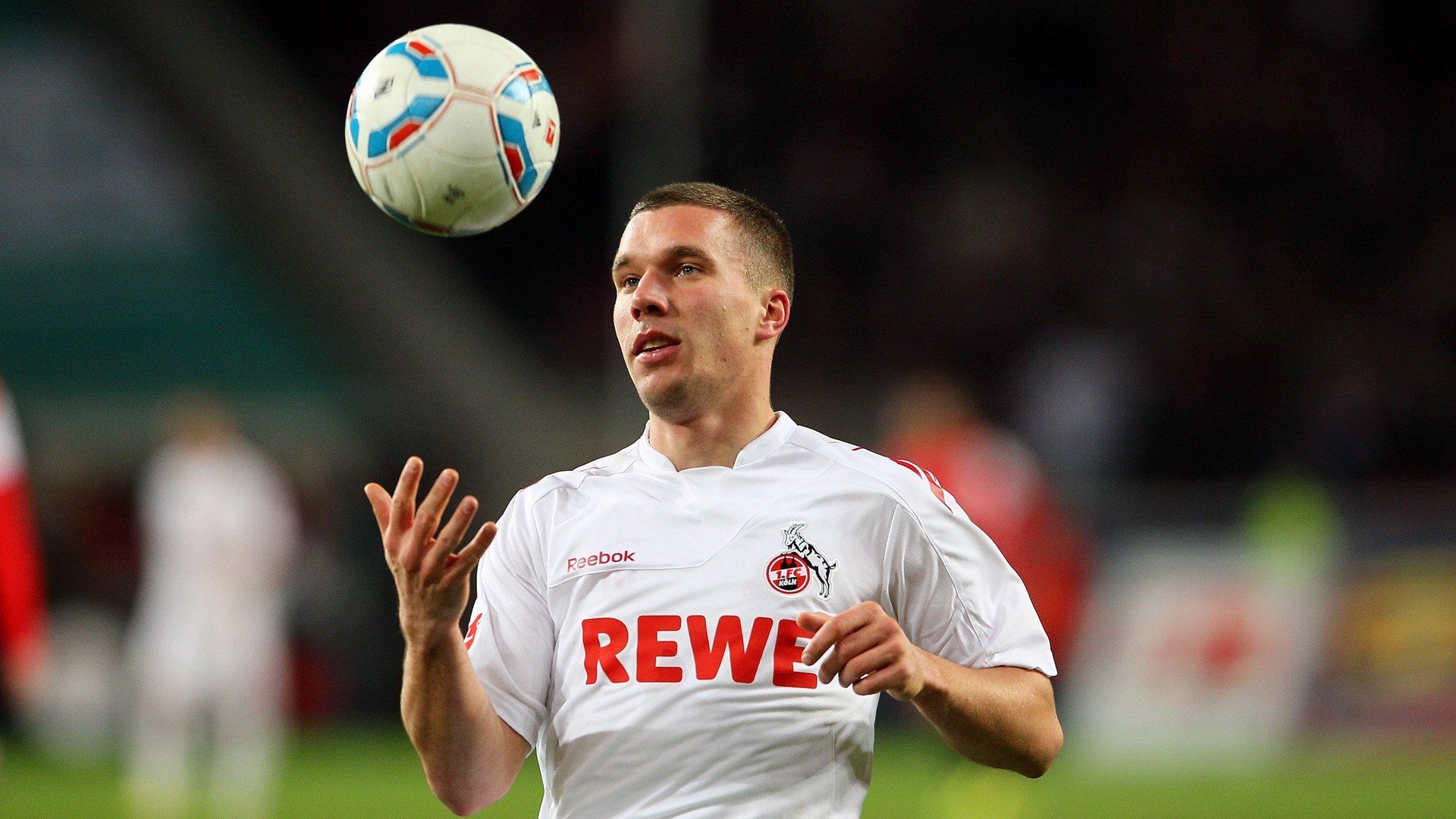 国际足球运动员携手推行“绿色行动”，践行环保理念